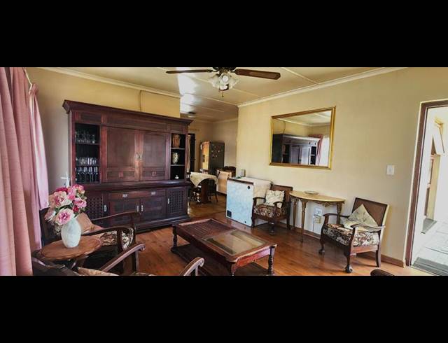 3 BEDROOM HOUSE FOR SALE IN SILVERSANDS